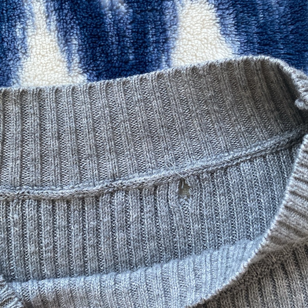 Brandy Melville Brett Turtleneck Sweater Top - Picture 6 of 8